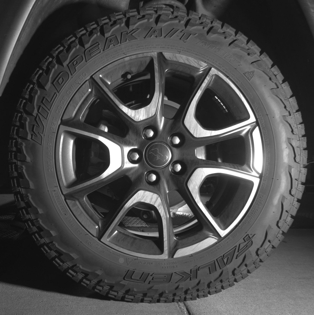 Used 2025 Jeep Compass Trailhawk image 14