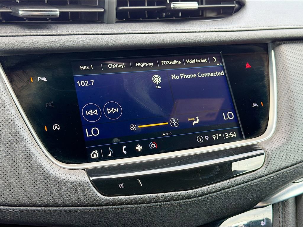 Used 2024 Cadillac XT6 Luxury image 14