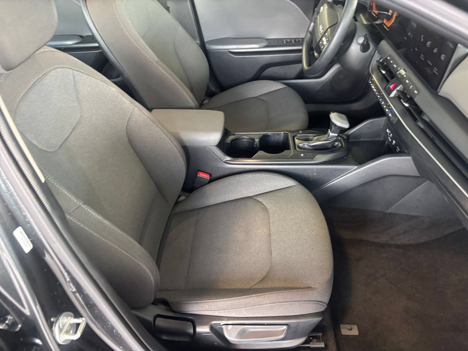 Used 2025 Kia K4 FWD image 35
