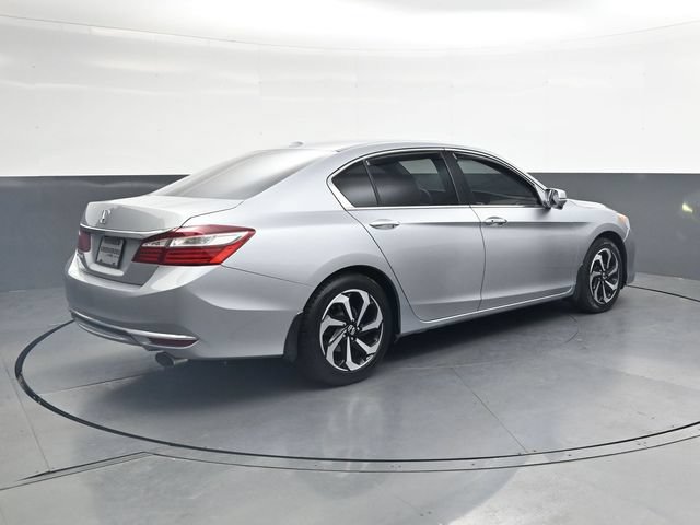 Used 2017 Honda Accord EX image 4