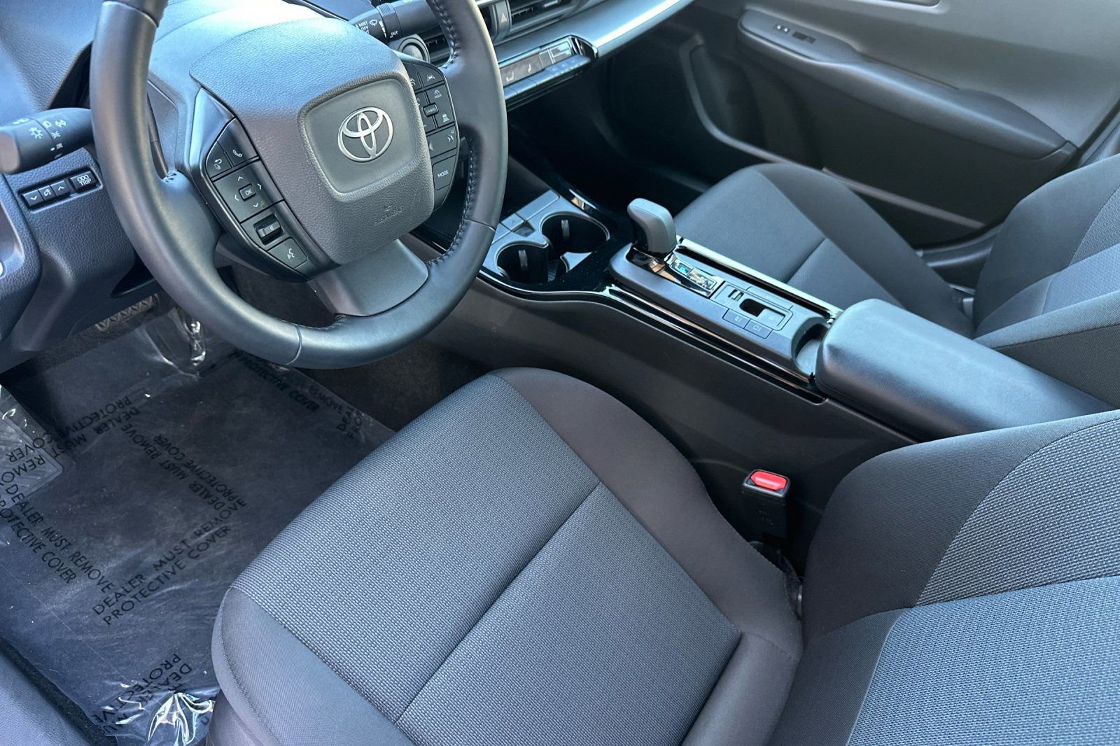 Used 2025 Toyota Prius LE image 10