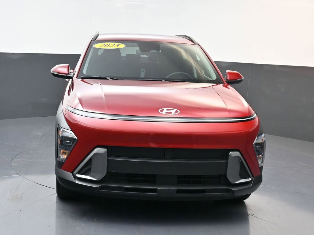 Certified 2025 Hyundai Kona SEL image 8
