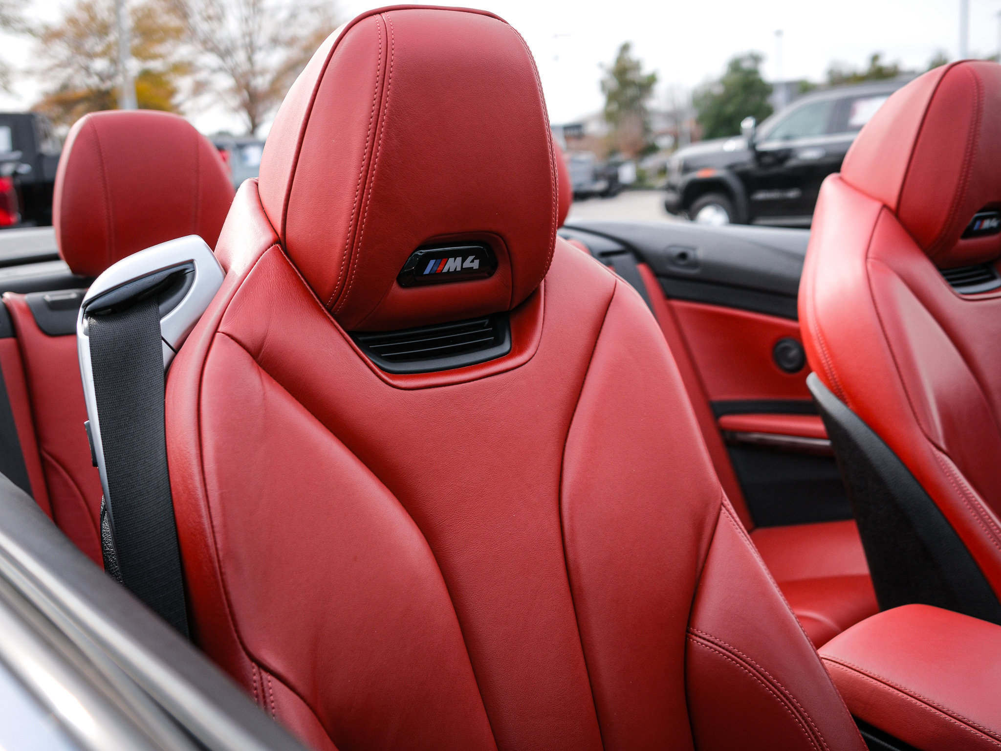 Used 2018 BMW M4 Convertible image 33