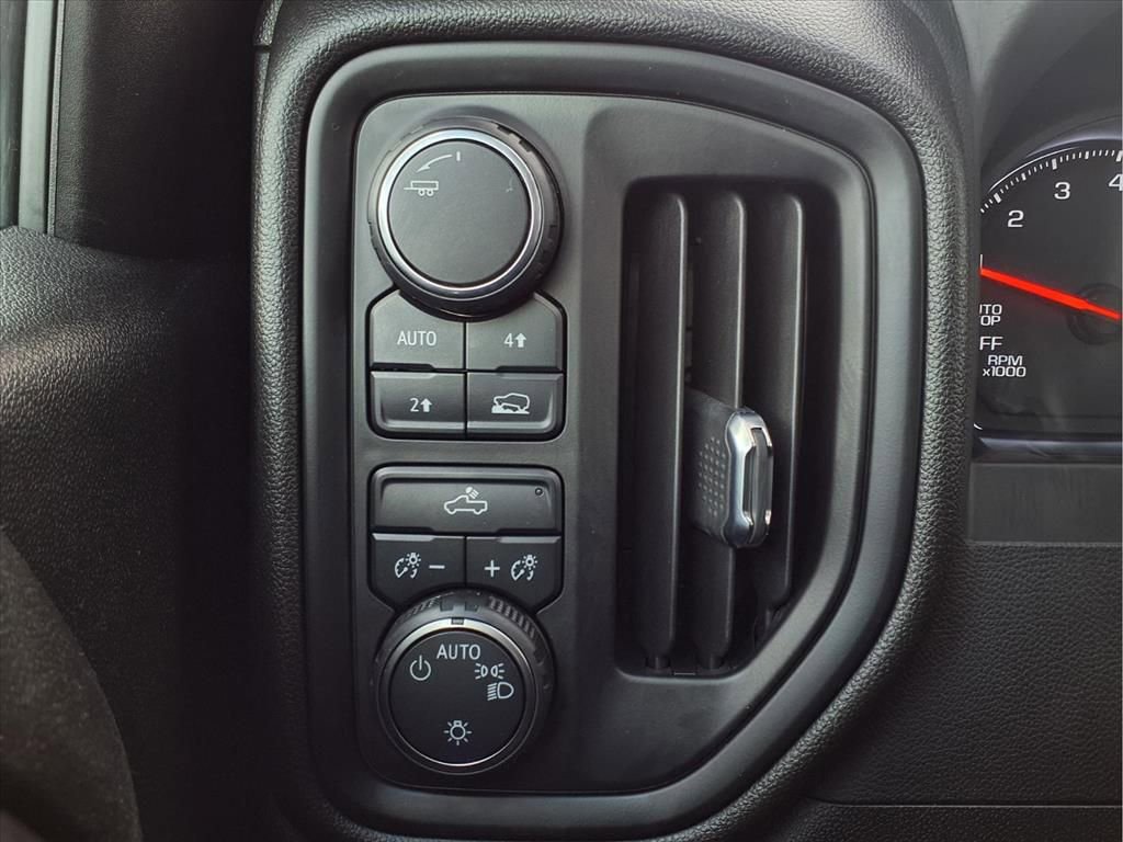 Used 2024 Chevrolet Silverado 1500 Custom image 18