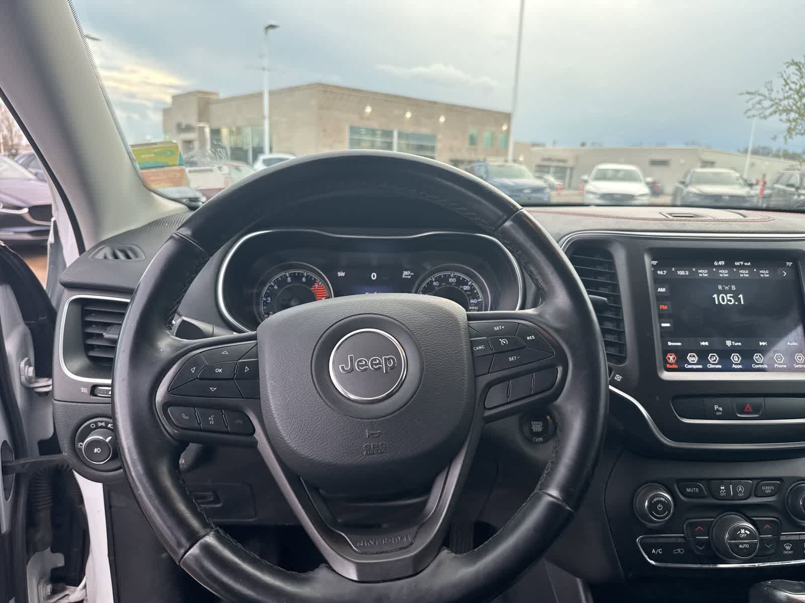 Used 2019 Jeep Cherokee Trailhawk w/ Cold Weather Group image 19