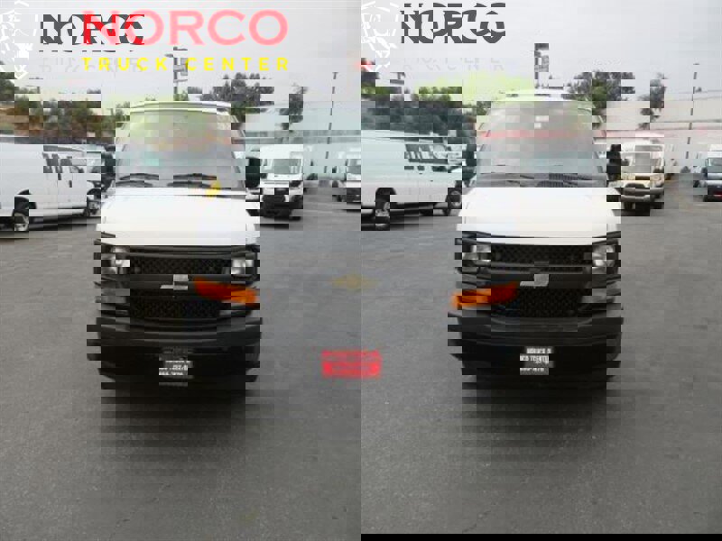 Used 2017 Chevrolet Express 2500 Extended image 4