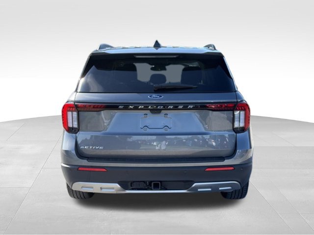 Used 2025 Ford Explorer Active w/ Active Comfort Package RWD image 4