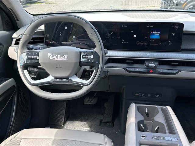 New 2026 Kia EV9 Wind image 2