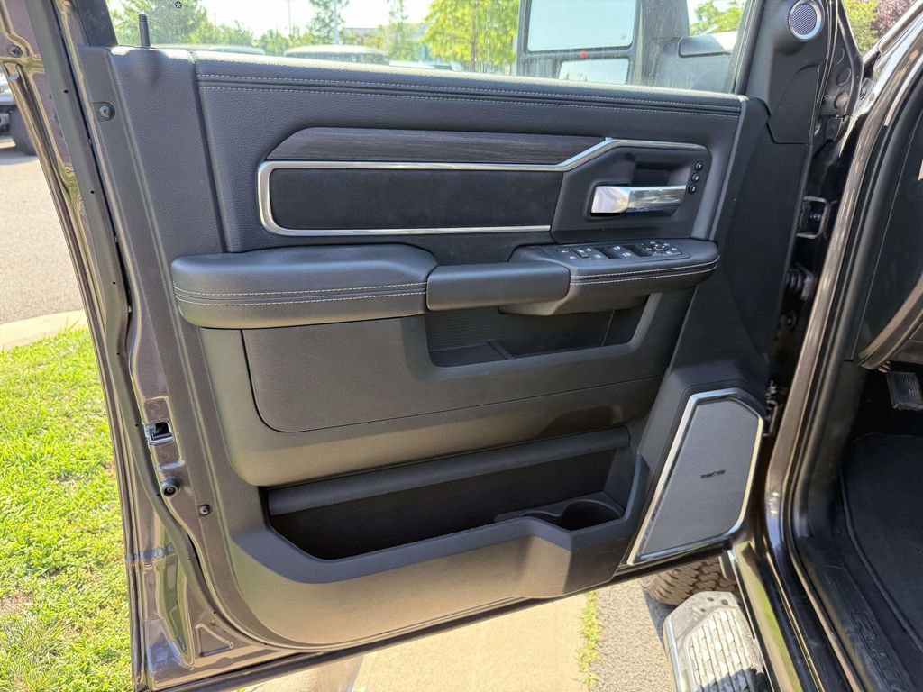New 2026 RAM 3500 Laramie AWD/4WD image 30