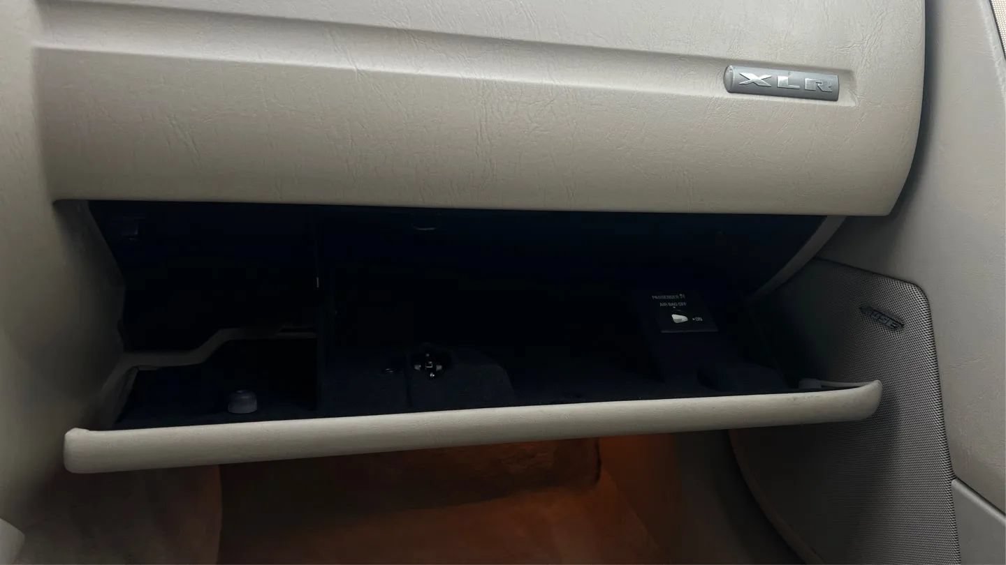 Used 2005 Cadillac XLR RWD image 49