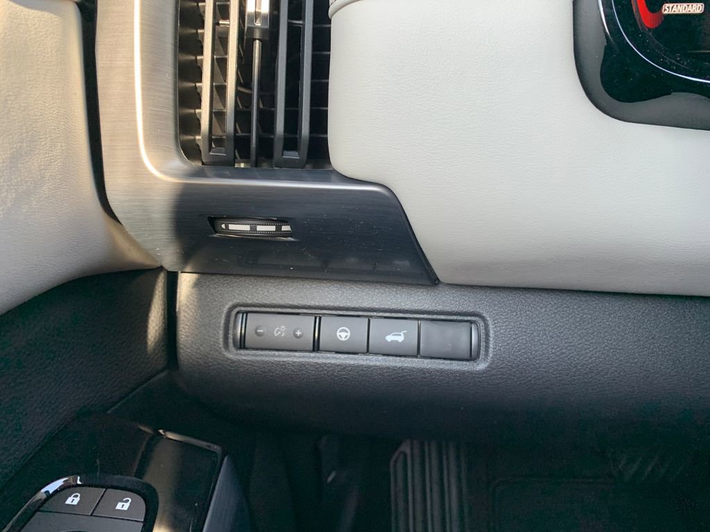 New 2026 Nissan Pathfinder SL image 19