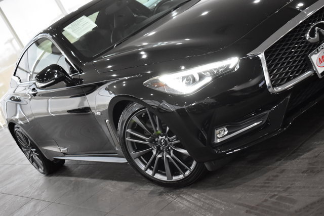 Used 2017 INFINITI Q60 Red Sport 400 image 4