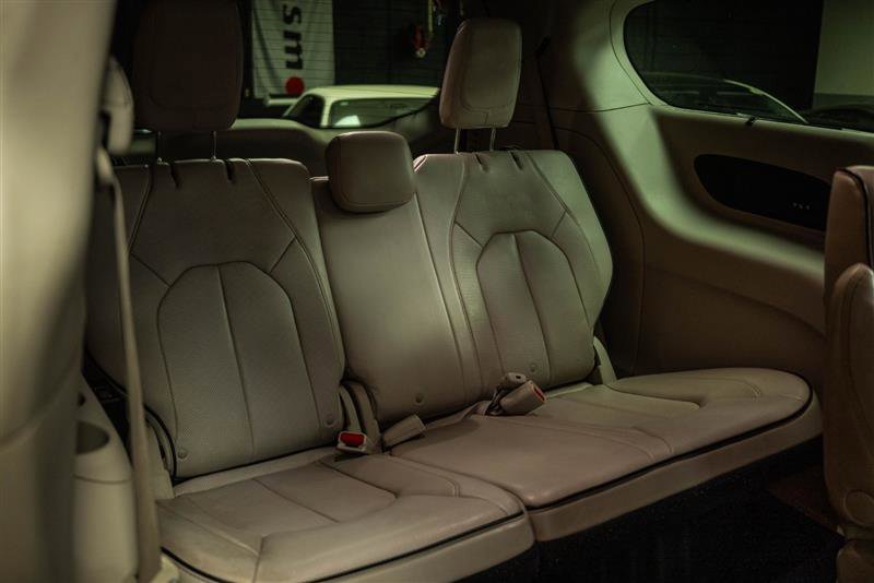 Used 2021 Chrysler Pacifica Limited w/ Premium & Safety Sphere Group image 11