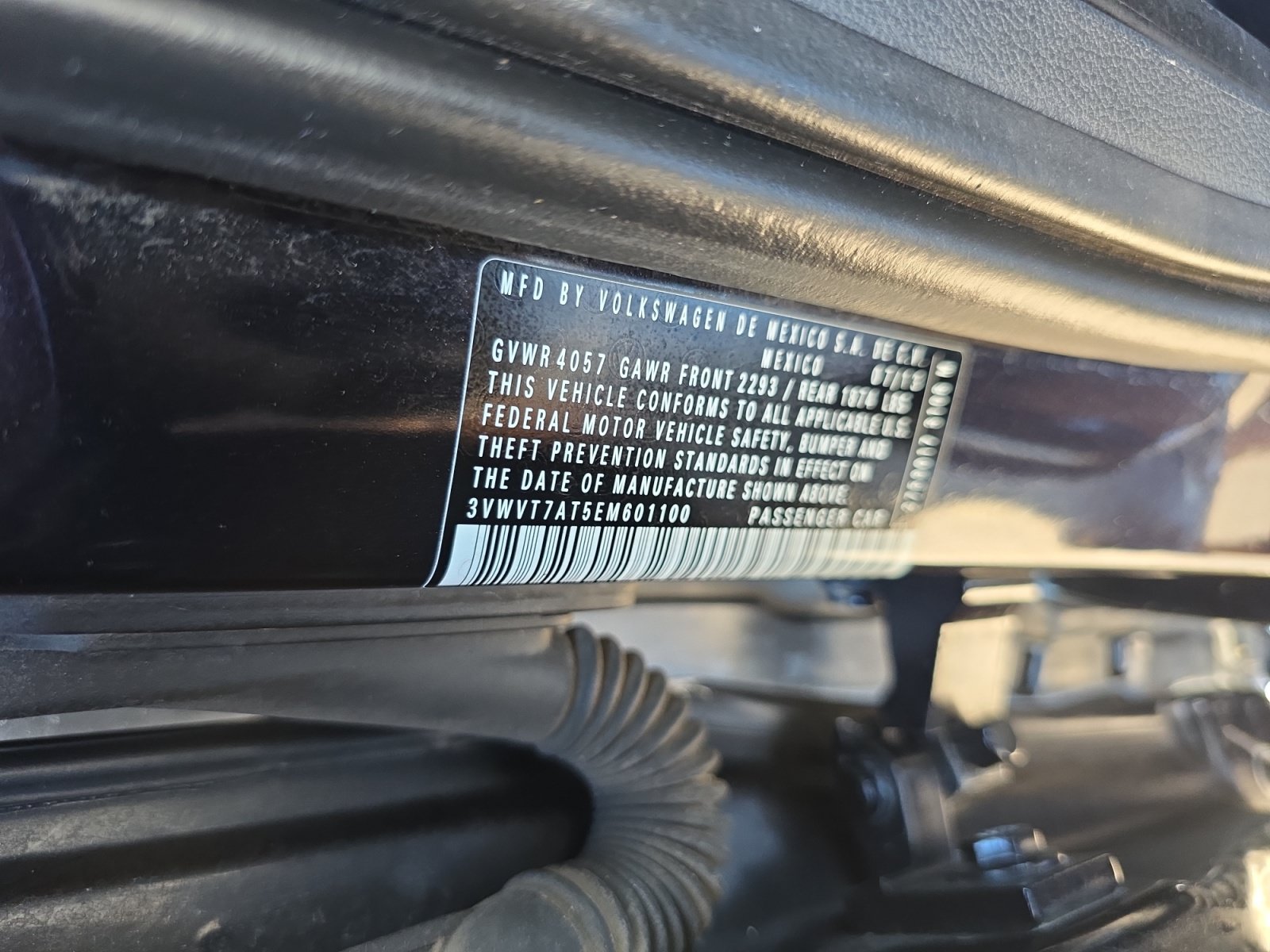 Used 2014 Volkswagen Beetle R-Line FWD image 25