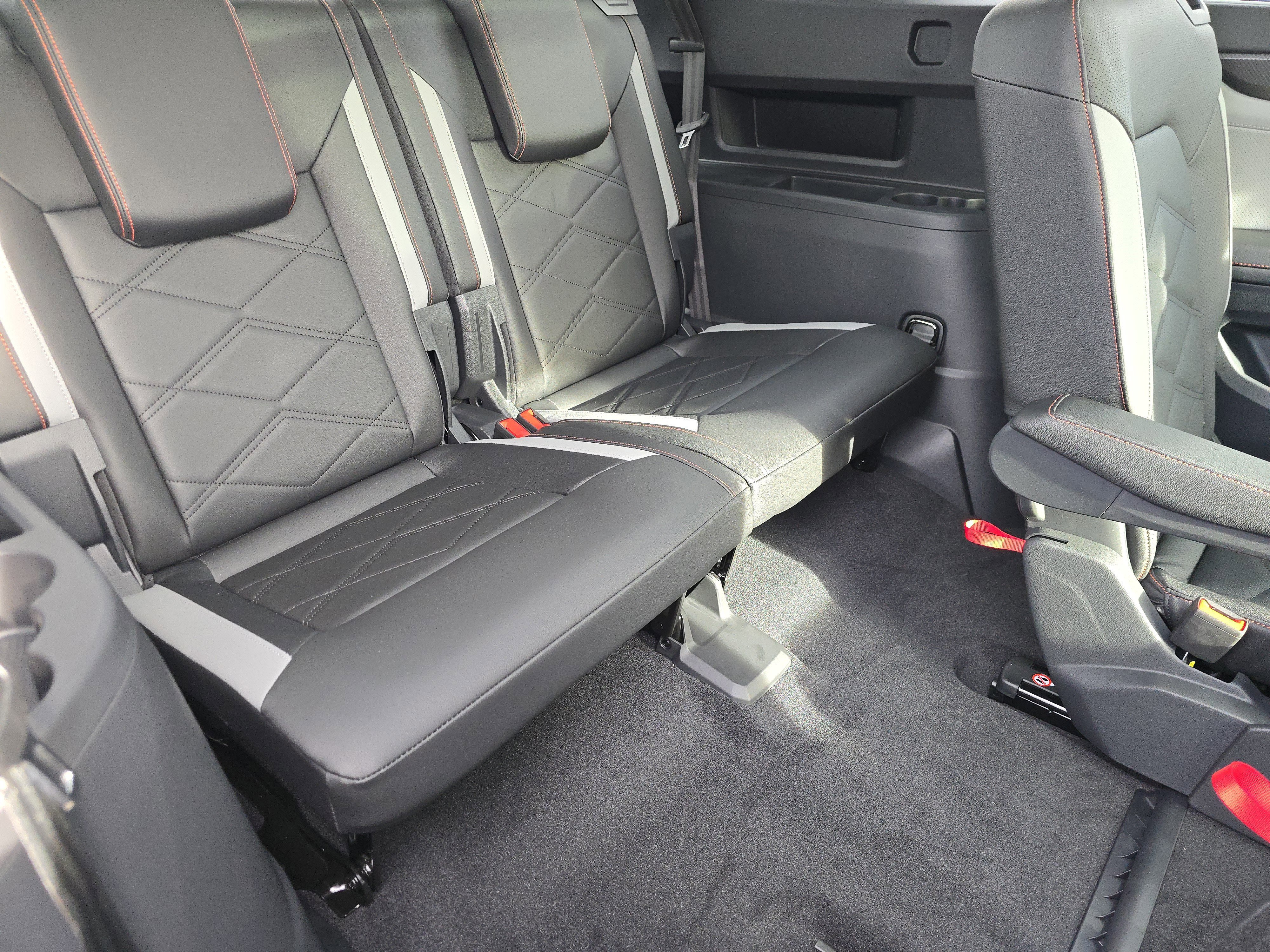 New 2026 Volkswagen Atlas Peak Edition image 19