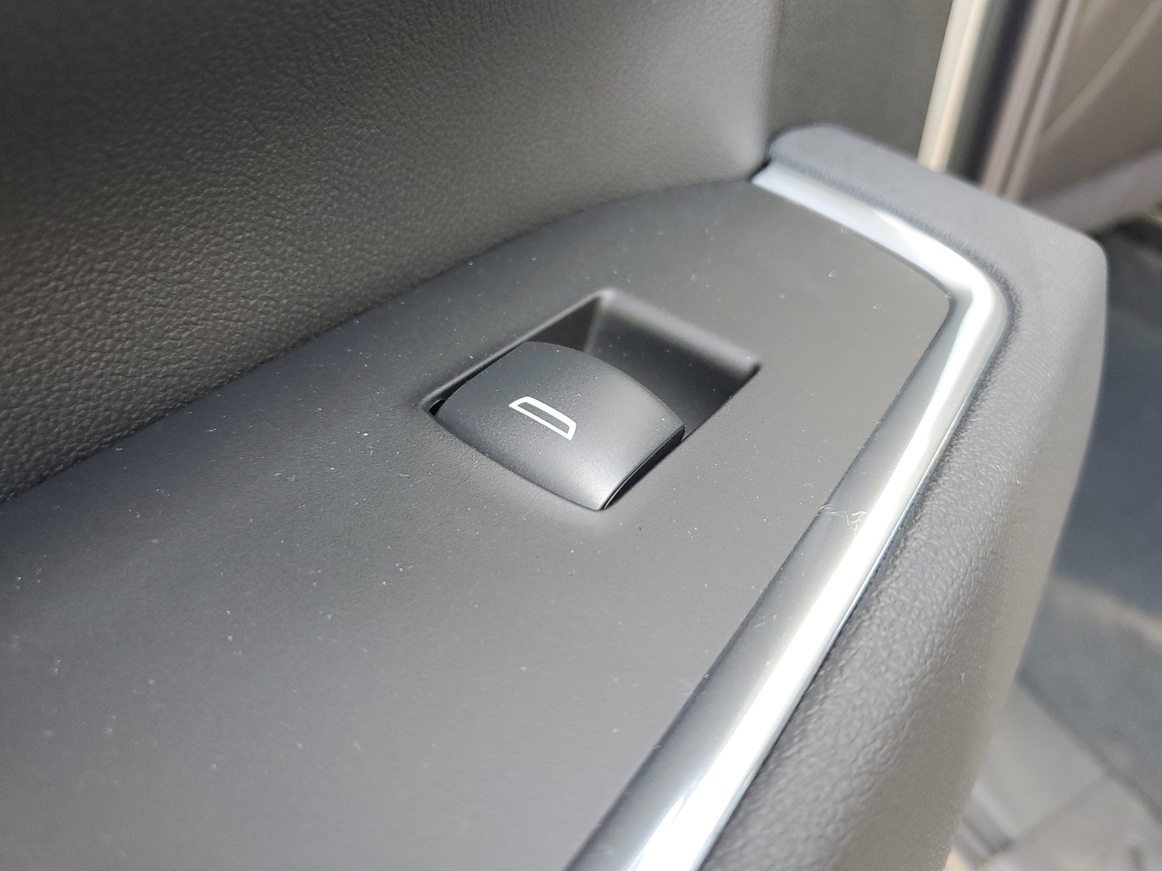 New 2025 GMC Sierra 2500 SLT w/ SLT Convenience Package image 14