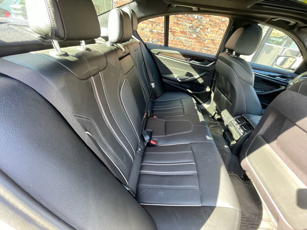 Used 2018 BMW 530i xDrive image 25