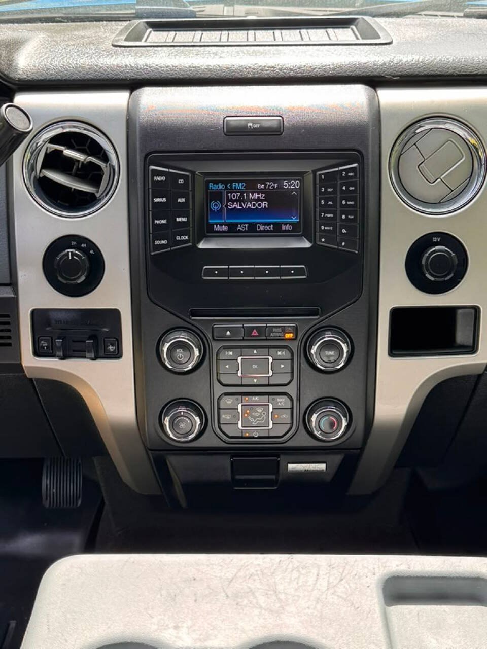 Used 2014 Ford F150 XLT w/ Equipment Group 302A Luxury AWD/4WD image 21