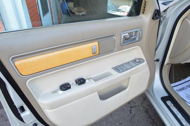 Used 2008 Lincoln MKZ image 47