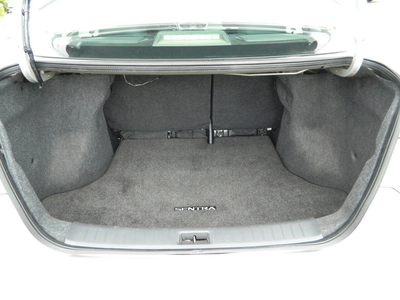 Used 2019 Nissan Sentra SV FWD image 10