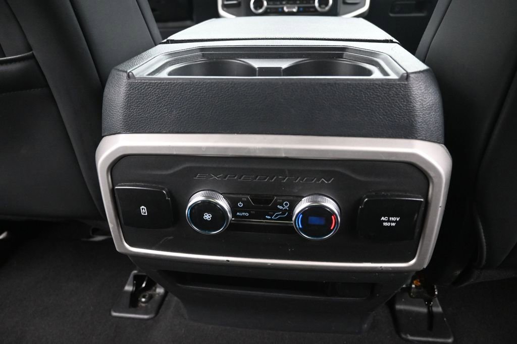 Used 2024 Ford Expedition XLT RWD image 14
