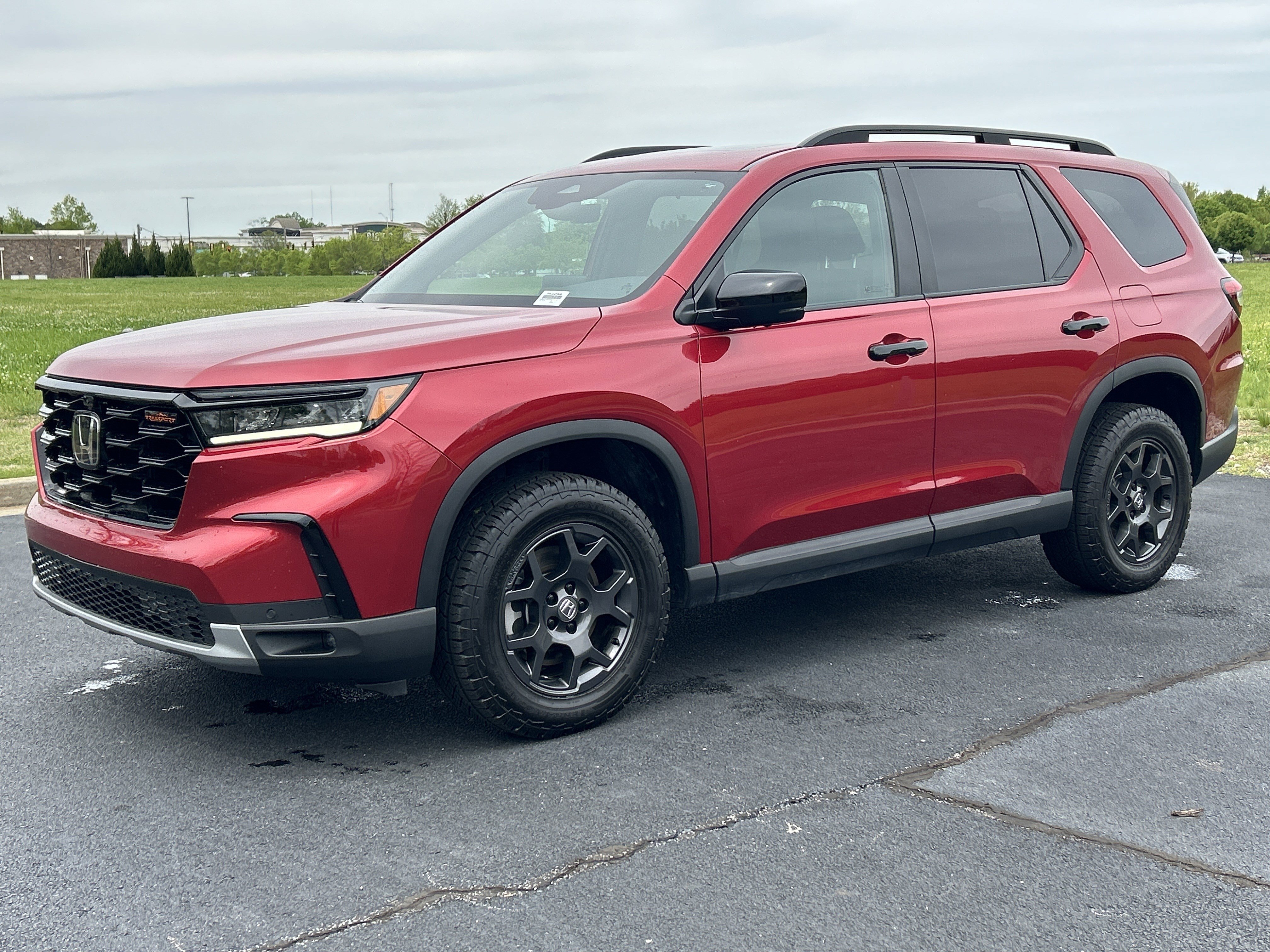 Certified 2025 Honda Pilot TrailSport image 5