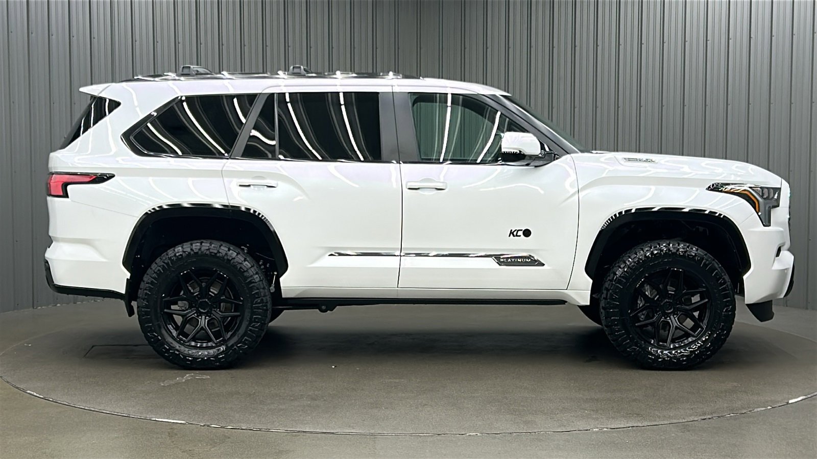 Used 2025 Toyota Sequoia Platinum image 6