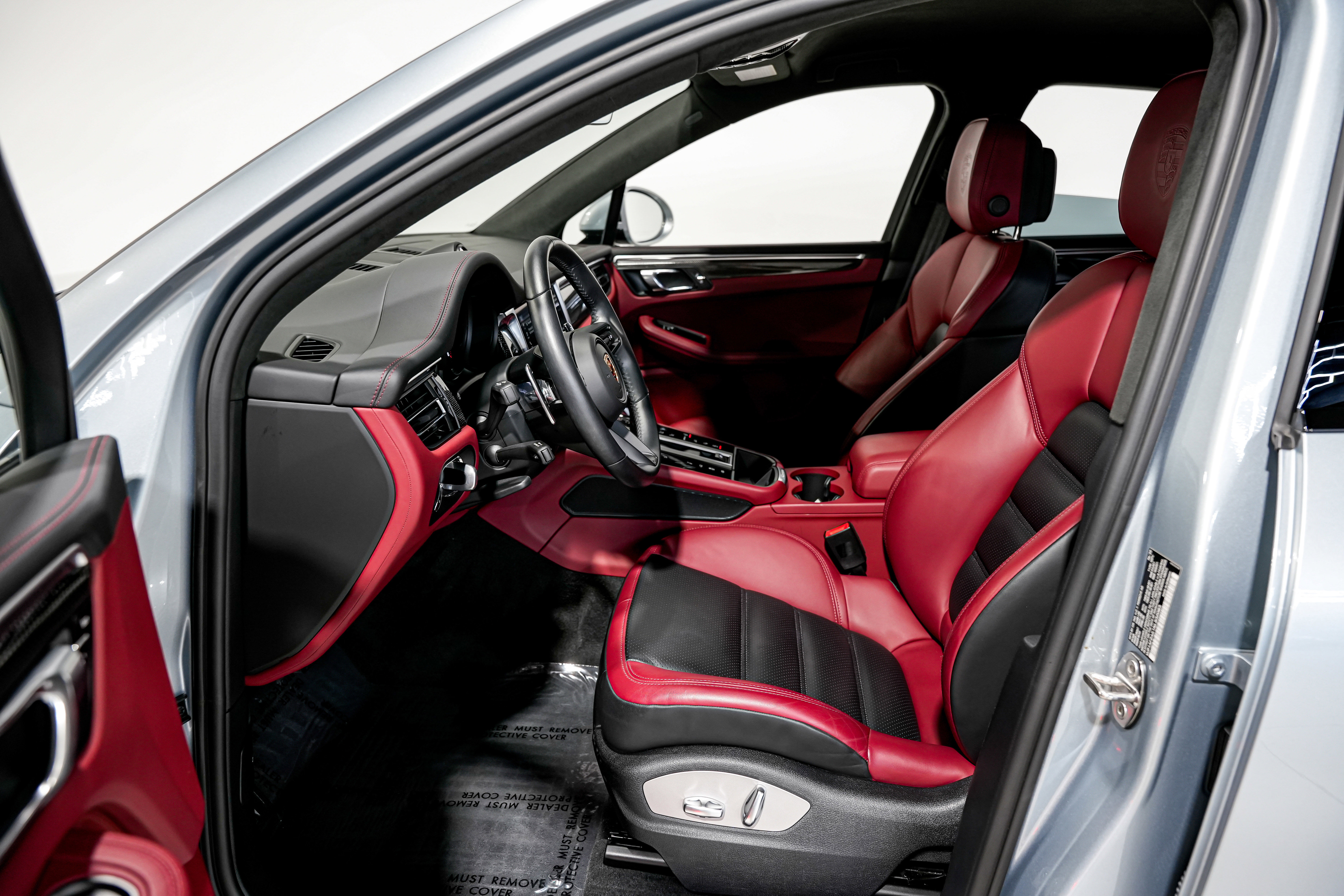 Used 2022 Porsche Macan GTS w/ Sport Chrono Package image 21