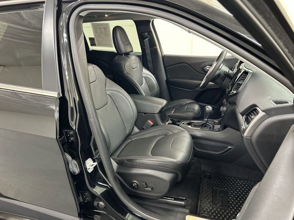 Used 2021 Jeep Cherokee Limited AWD/4WD image 23