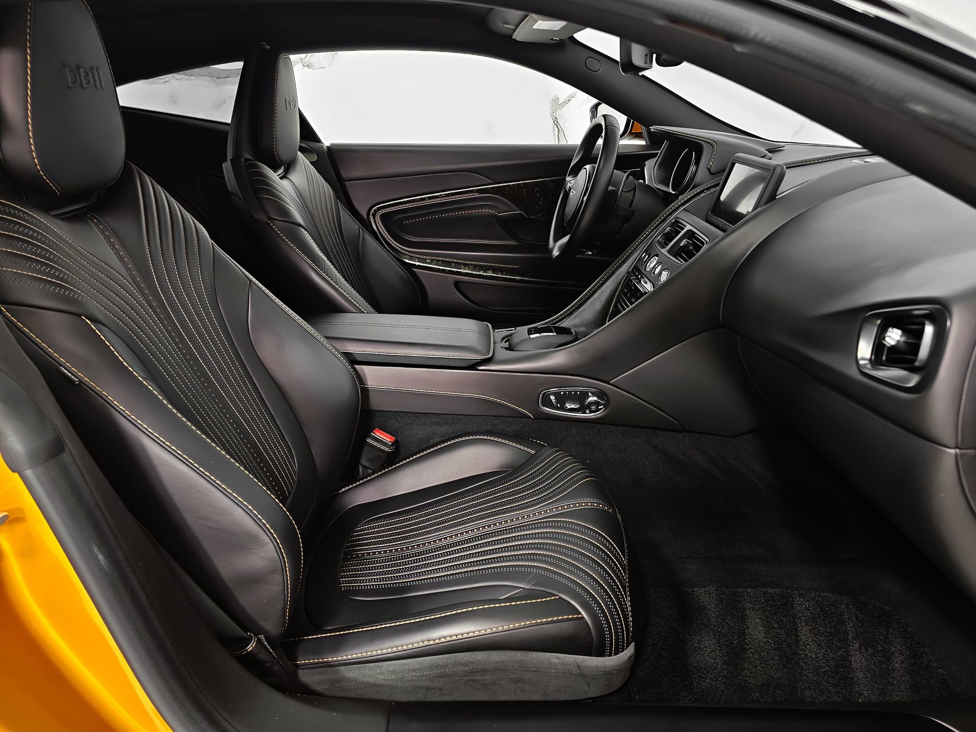 Used 2017 Aston Martin DB11 V12 image 3