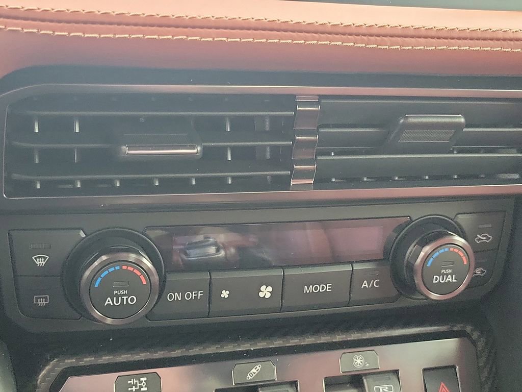 Used 2024 Nissan GT-R Premium w/ Premium Interior Package image 29