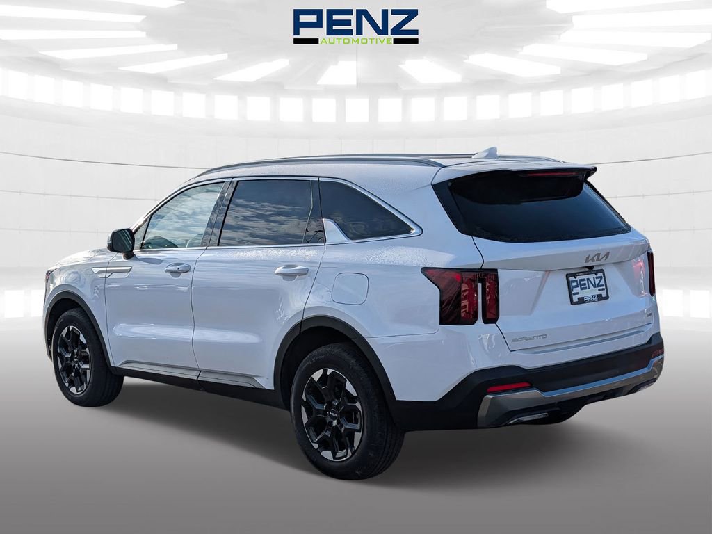 Used 2025 Kia Sorento S w/ Panoramic Sunroof Package image 5