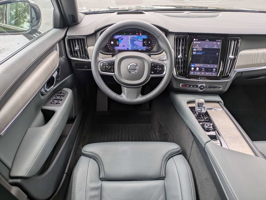 Certified 2023 Volvo S90 B6 Ultimate w/ Protection Package Premier image 17