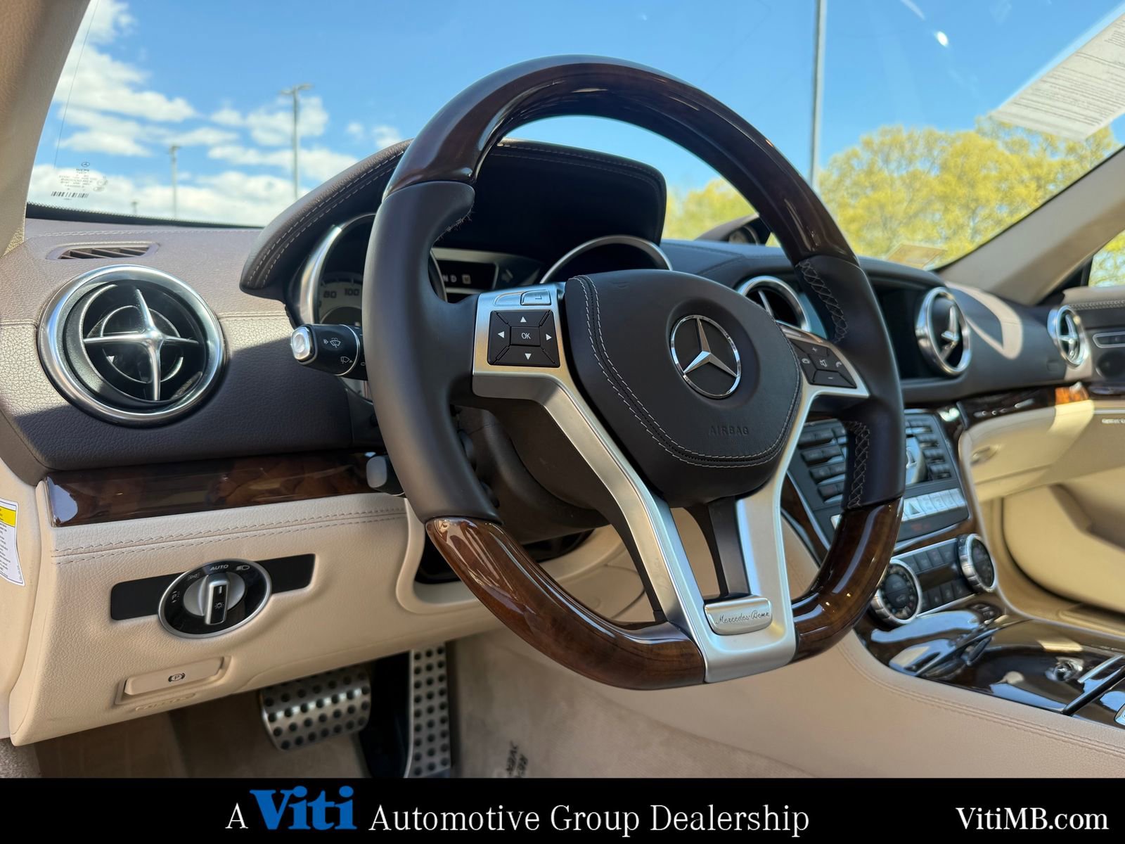 Used 2013 Mercedes-Benz SL 550 image 21