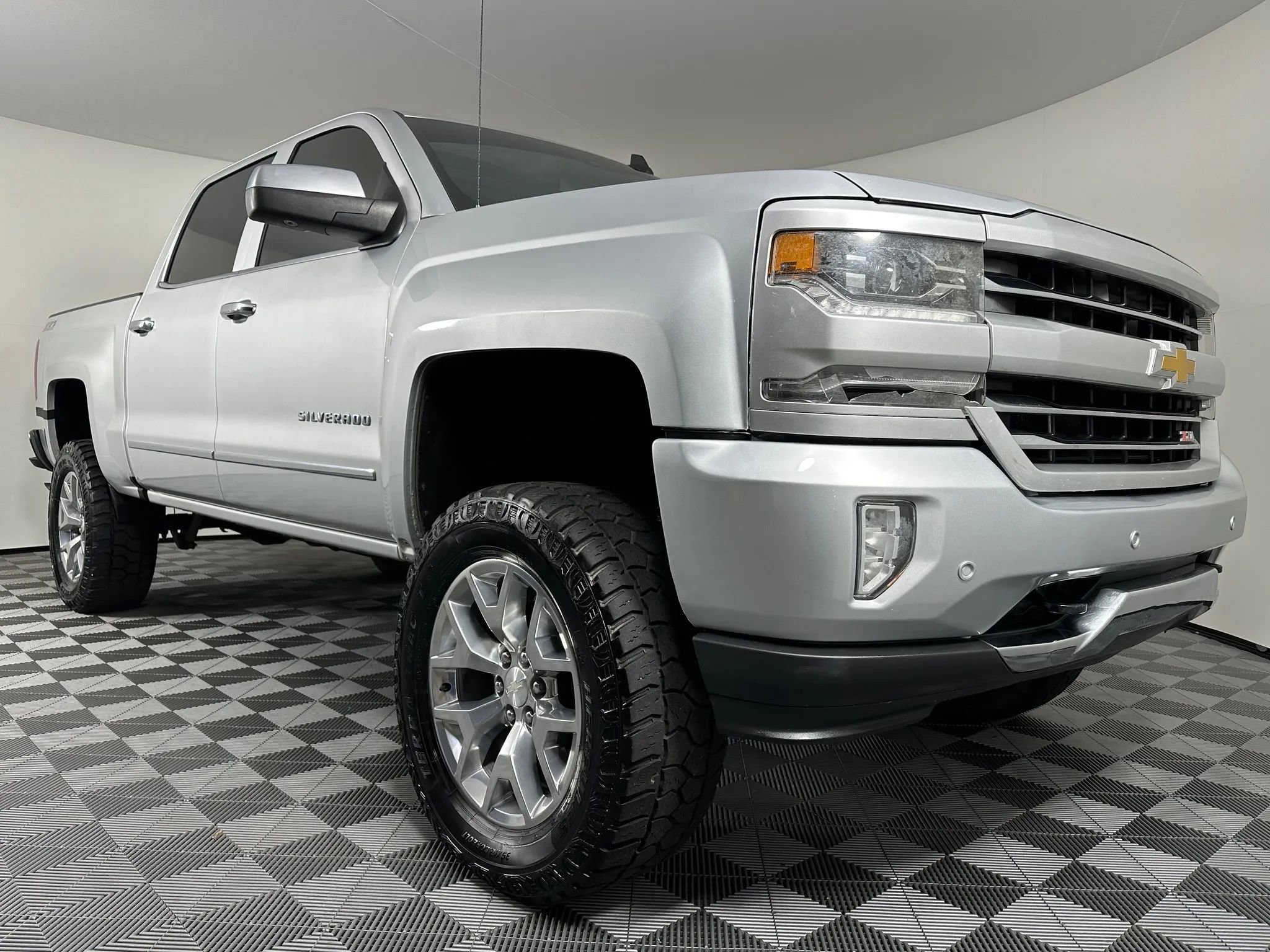 Used 2016 Chevrolet Silverado 1500 LTZ Z71 w/ LTZ Plus Package image 7