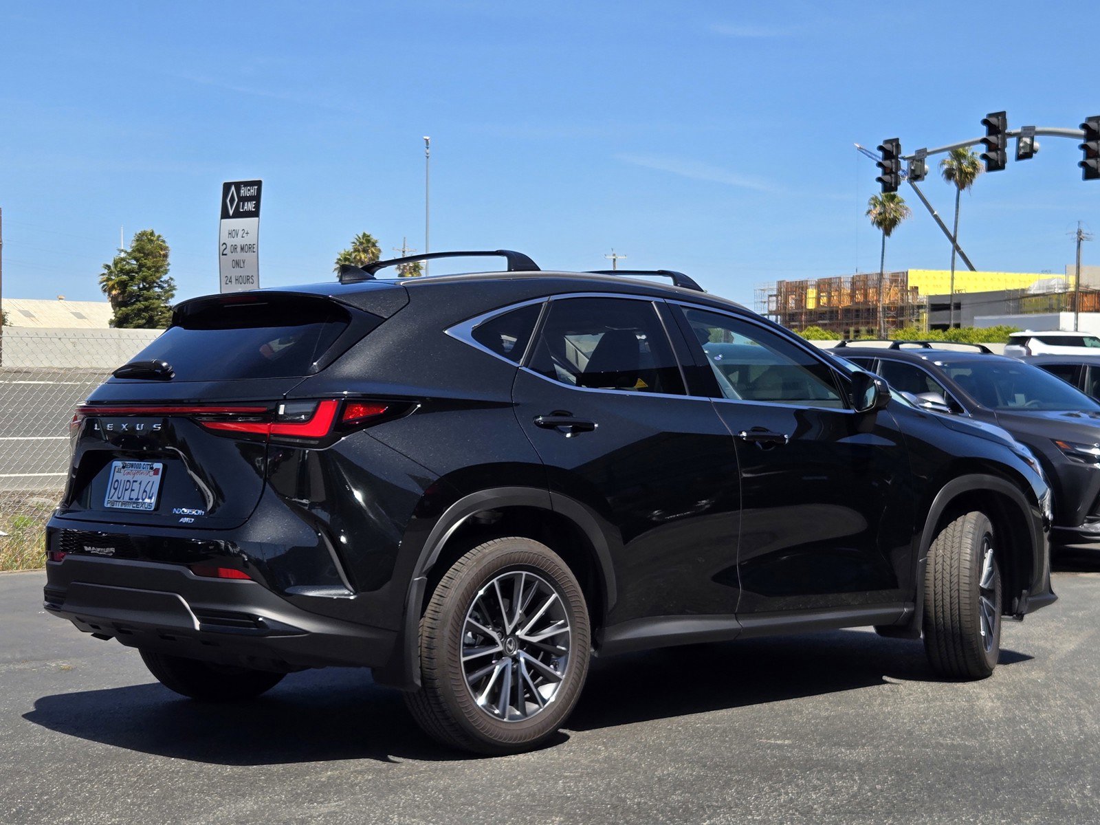 Used 2025 Lexus NX 350h AWD w/ Accessory Package (2T) image 4