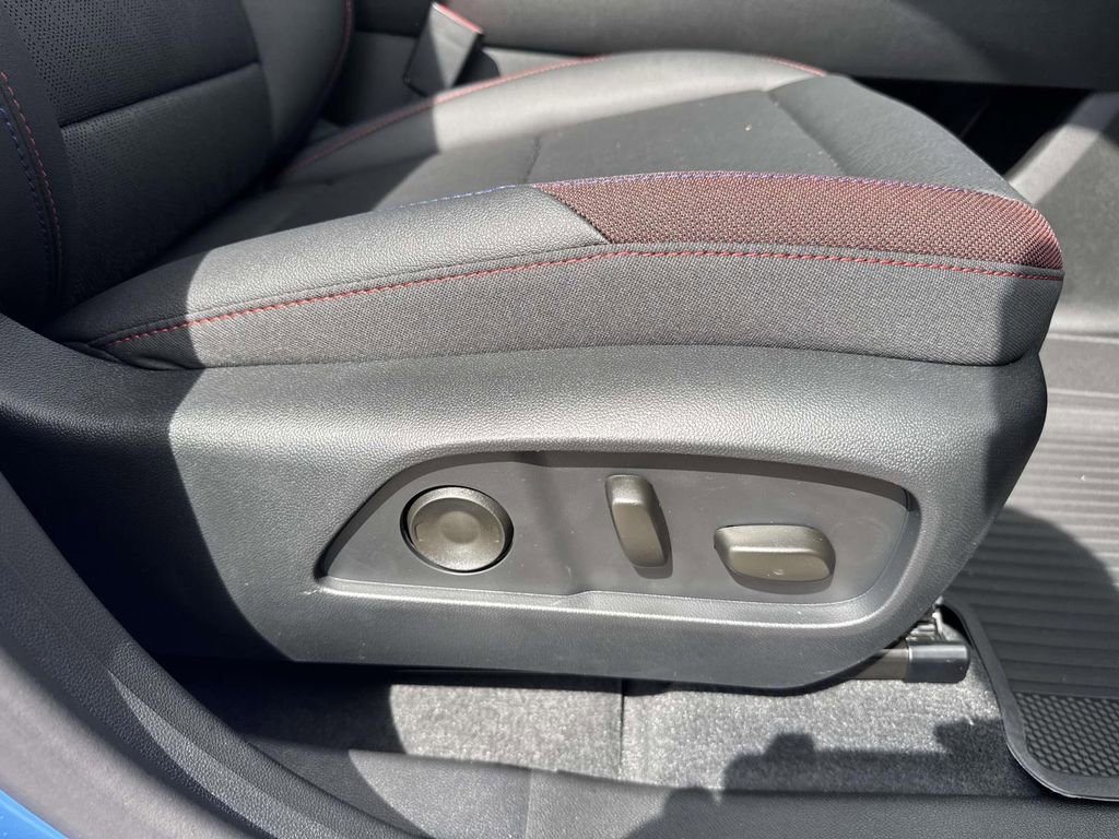 New 2026 Chevrolet Equinox RS w/ Convenience Package III FWD image 12