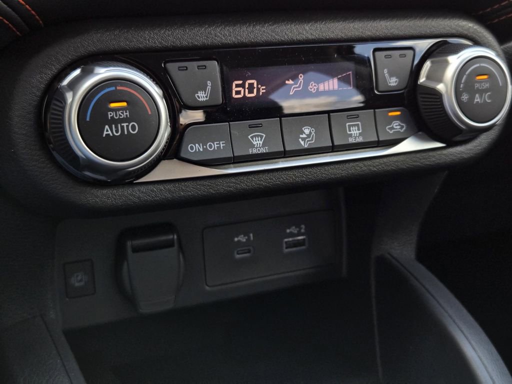 New 2025 Nissan Versa SR w/ Trunk Package image 20