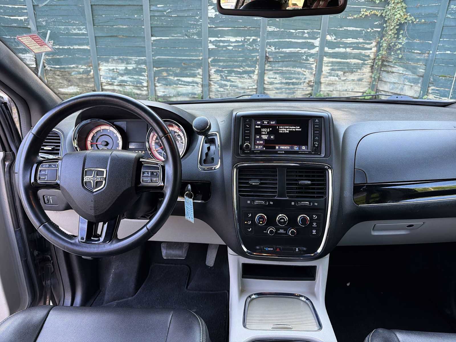 Used 2018 Dodge Grand Caravan SXT FWD image 18