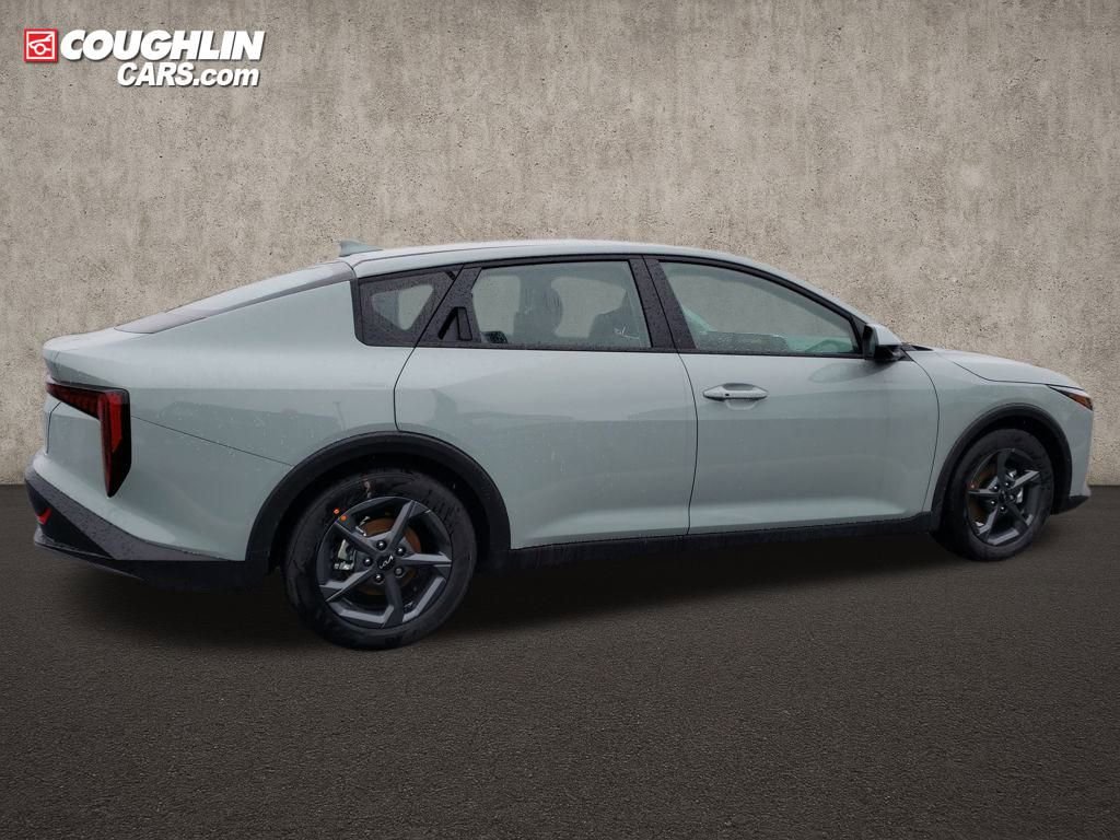 New 2025 Kia K4 LXS image 9