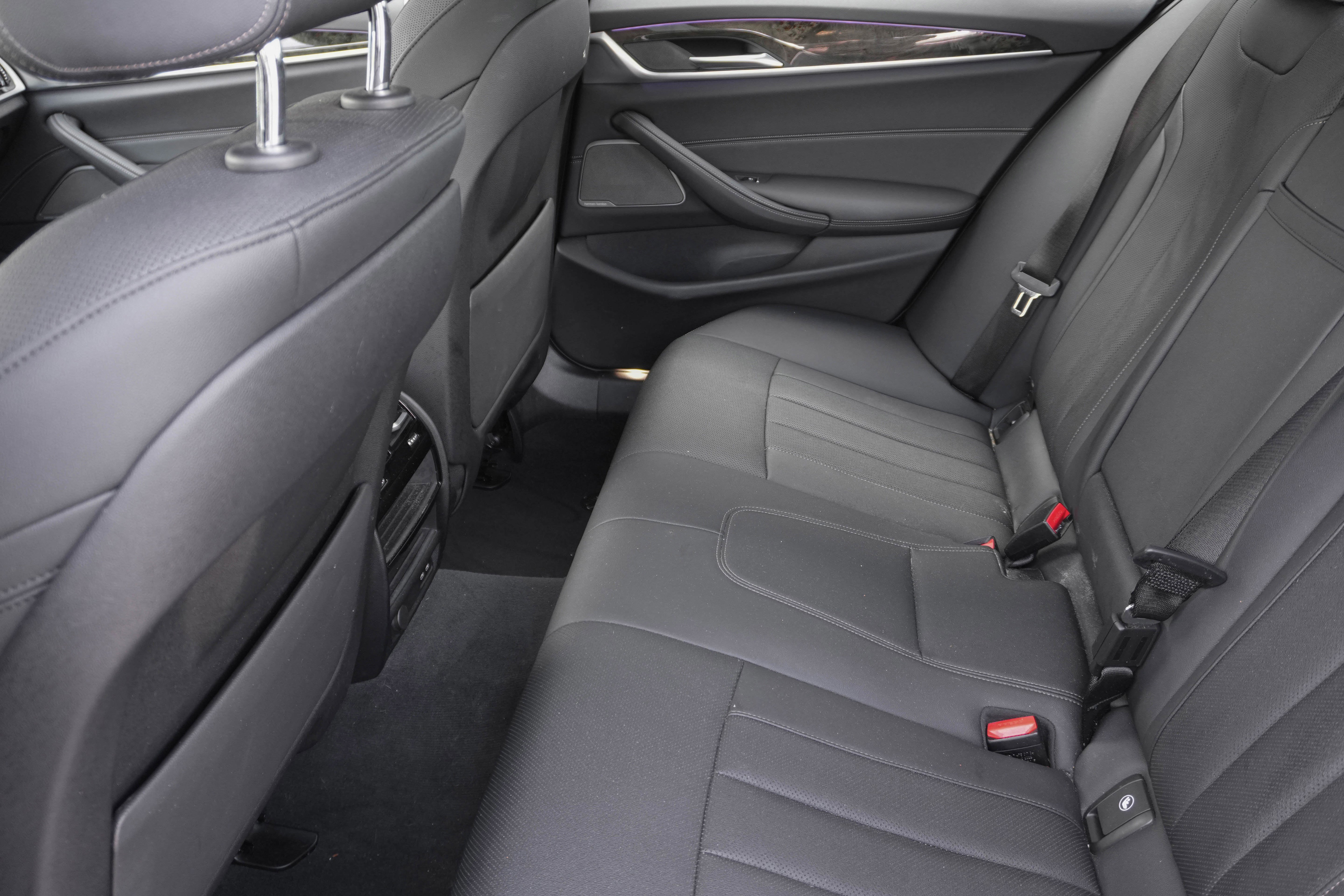 Certified 2023 BMW 530i xDrive w/ Premium Package image 34