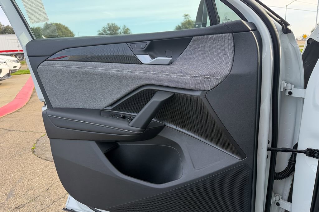 Certified 2025 Volkswagen Tiguan S w/ 18" Wheel Package image 13