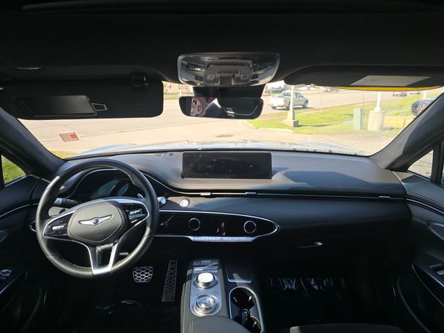 Used 2022 Genesis GV70 3.5T Sport w/ Sport Prestige Package AWD/4WD image 16