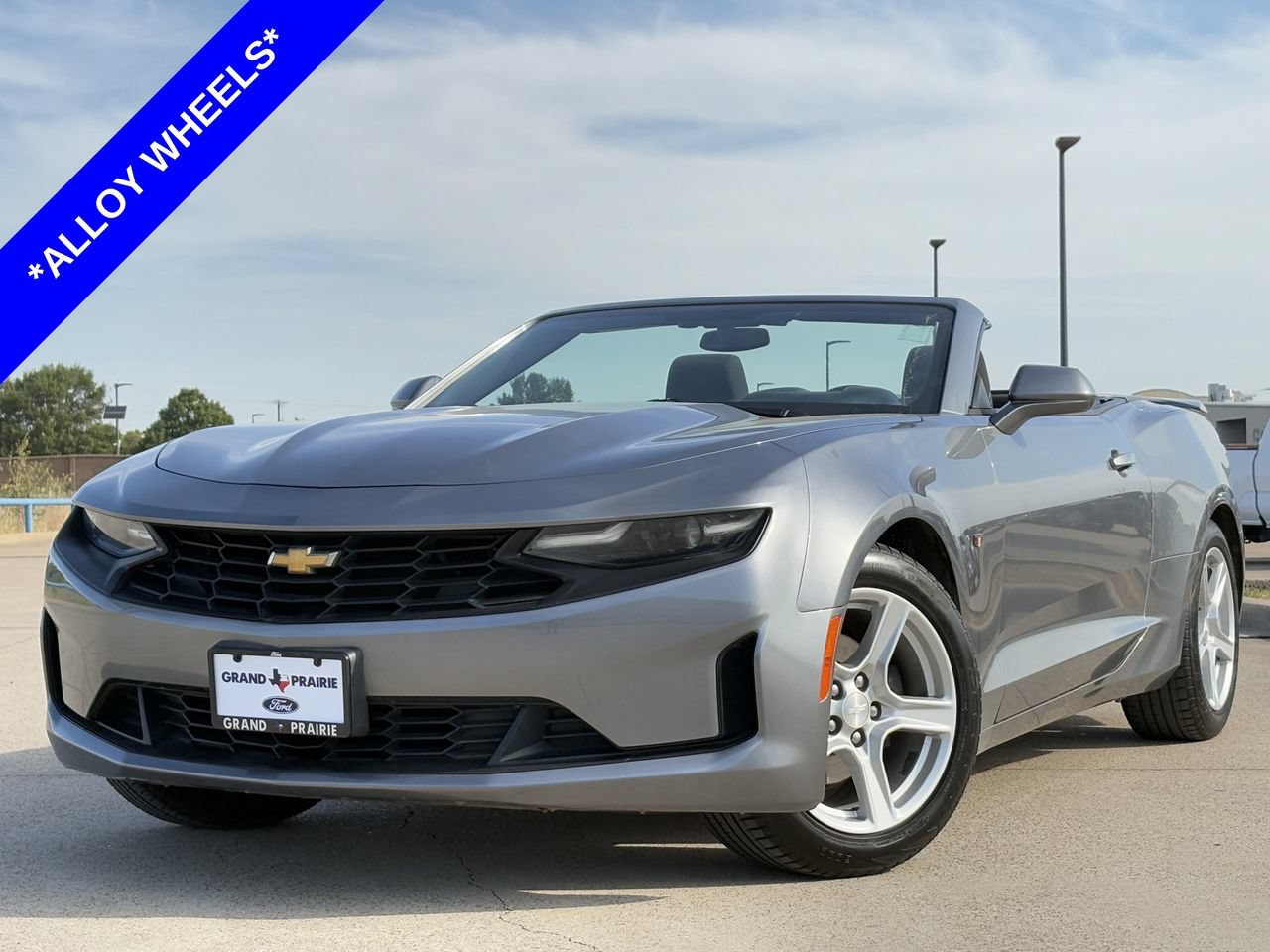 Used 2020 Chevrolet Camaro LT RWD image 2