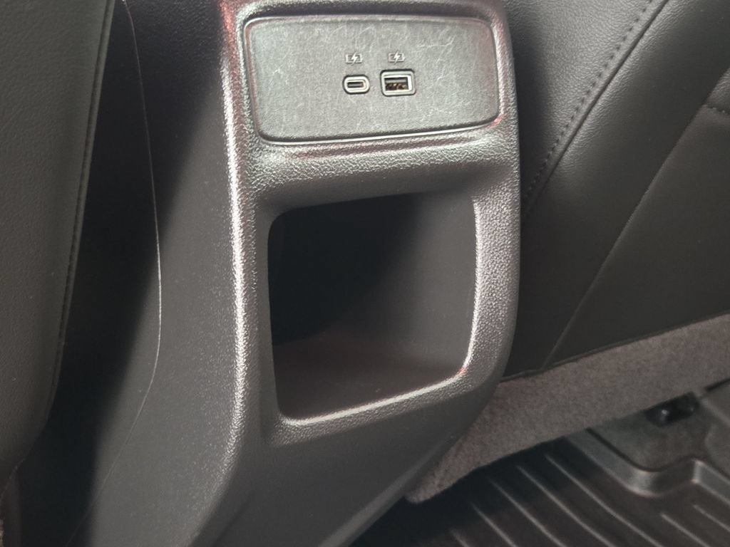 Used 2024 Chevrolet Trax RS FWD image 33