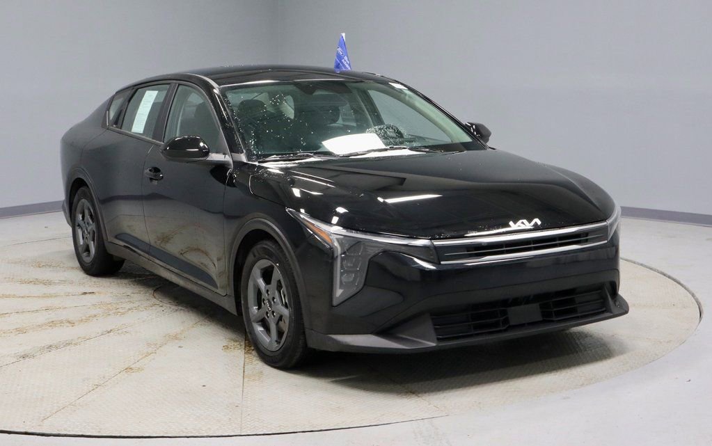 Used 2025 Kia K4 LXS image 1