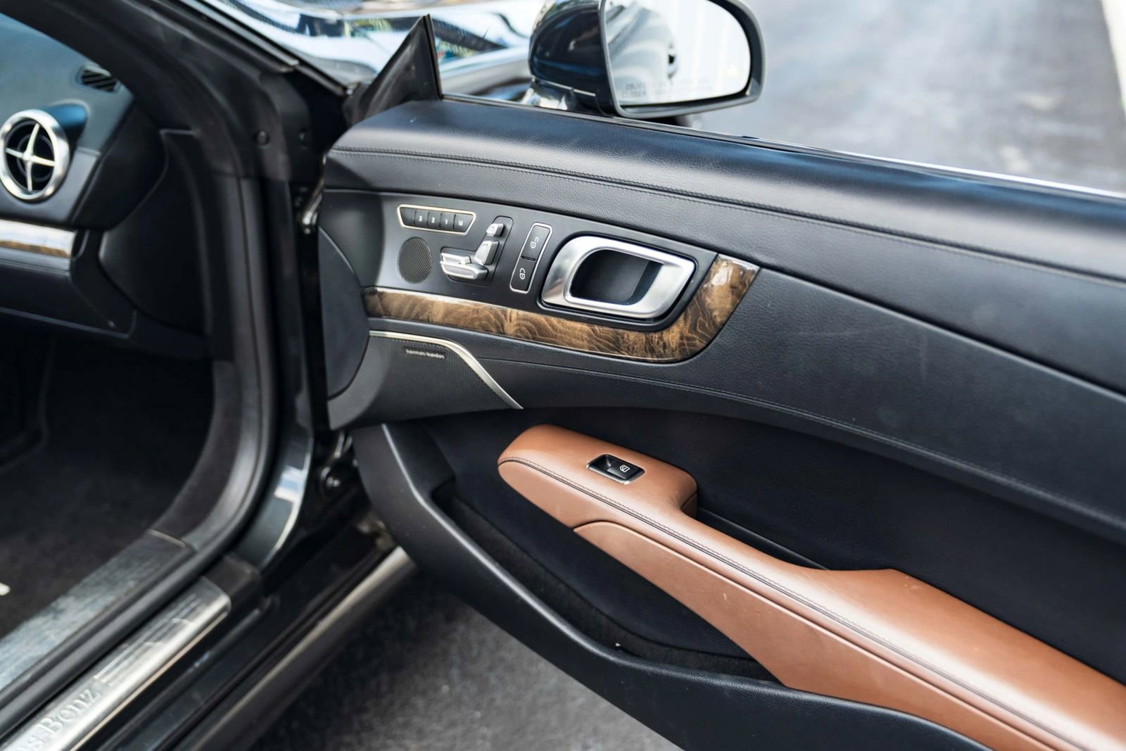Used 2015 Mercedes-Benz SL 550 image 19