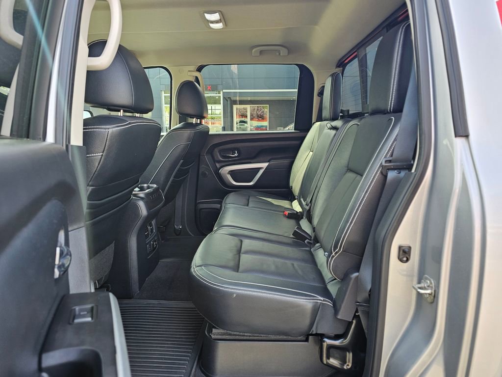 Used 2017 Nissan Titan PRO-4X w/ Pro-4x Convenience Package AWD/4WD image 13