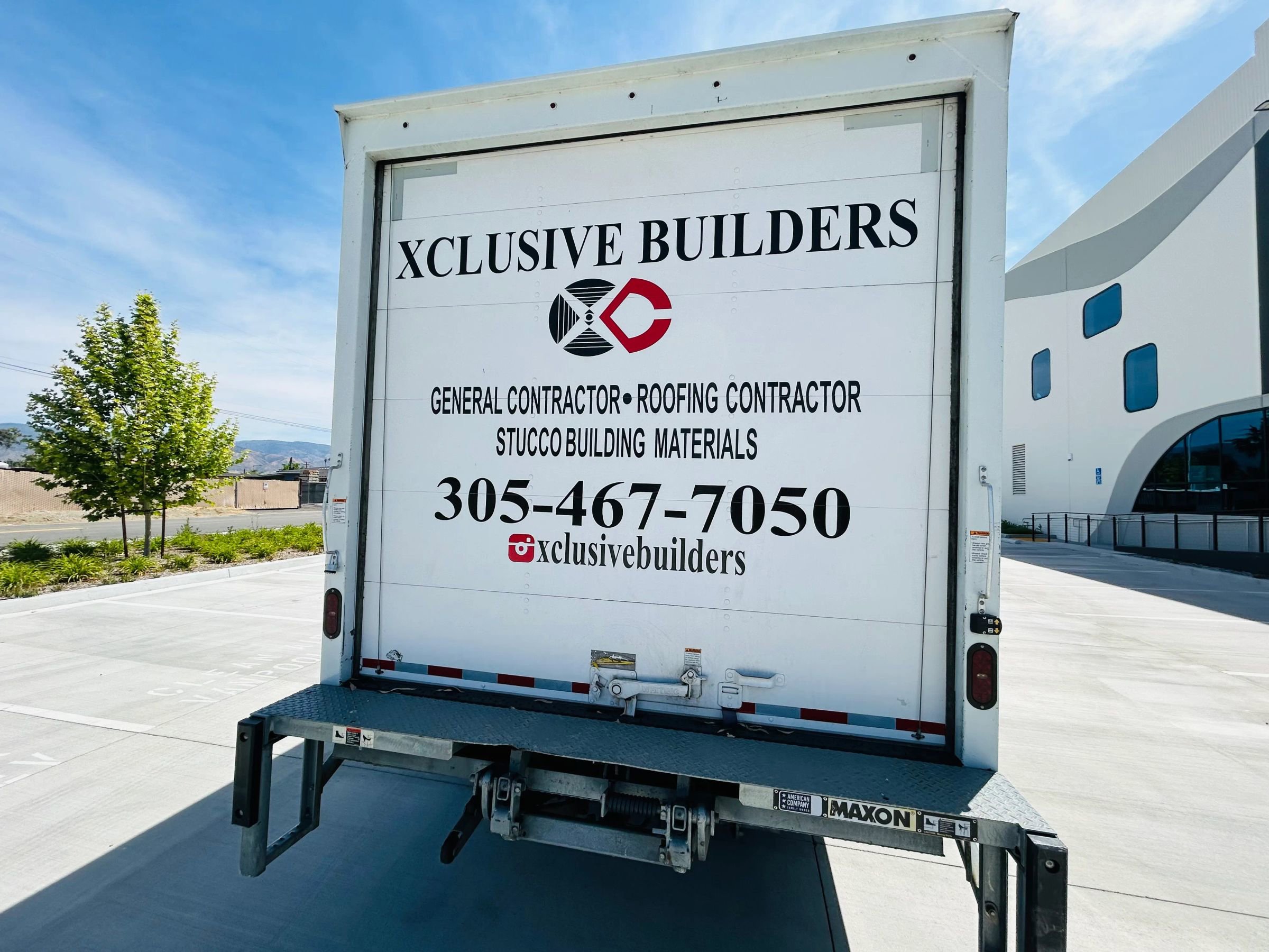 Used 2020 Isuzu NPR RWD image 14