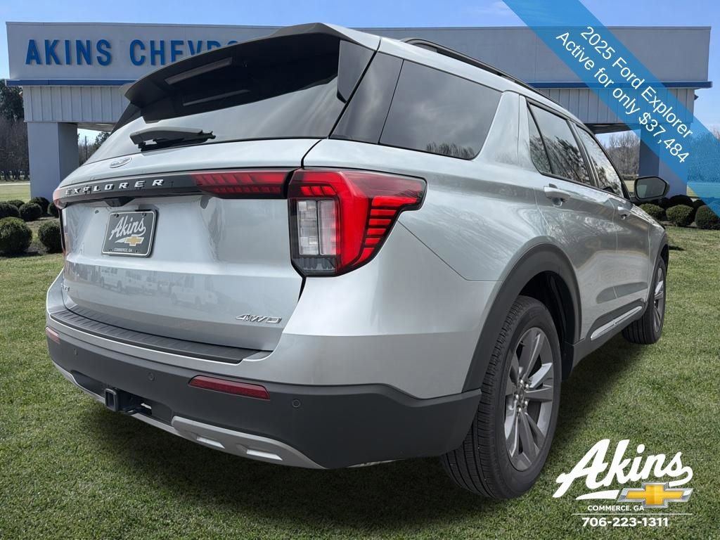 Used 2025 Ford Explorer Active w/ Active Comfort Package AWD/4WD image 7